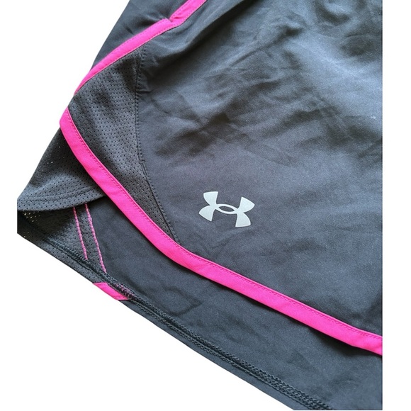 NWT Medium Under Armour Black & Pink Athletic Shorts Moisture-Wicking Fabric - Picture 4 of 13